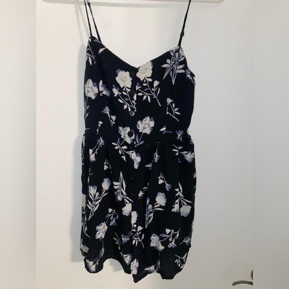 Urban Outfitters Poppy Sweetheart Button Down Romper - Picture 2 of 4